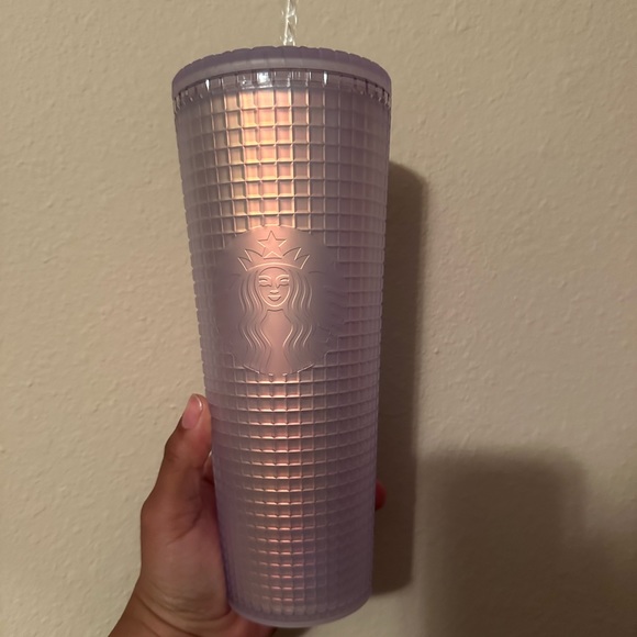 Starbucks grid 🤍 - Picture 1 of 1